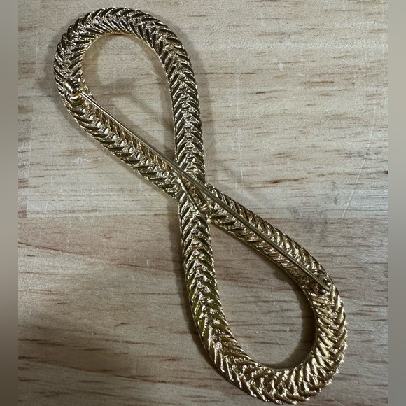 Monet Gold Infinity Symbol Brooch - Picture 2 of 3